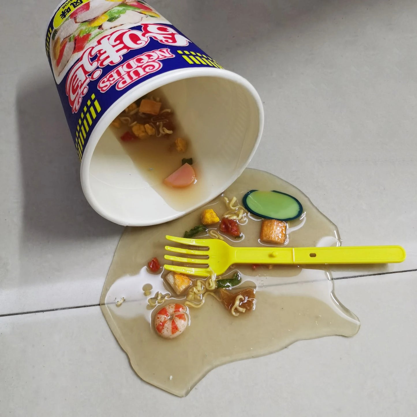 2020 Grappige Walgelijk Plastic Prank Toys Evil Spoofed Joke Handgemaakte Vernietigd Cup Gadgets Telefoon Beugel Speelgoed Twist Gift